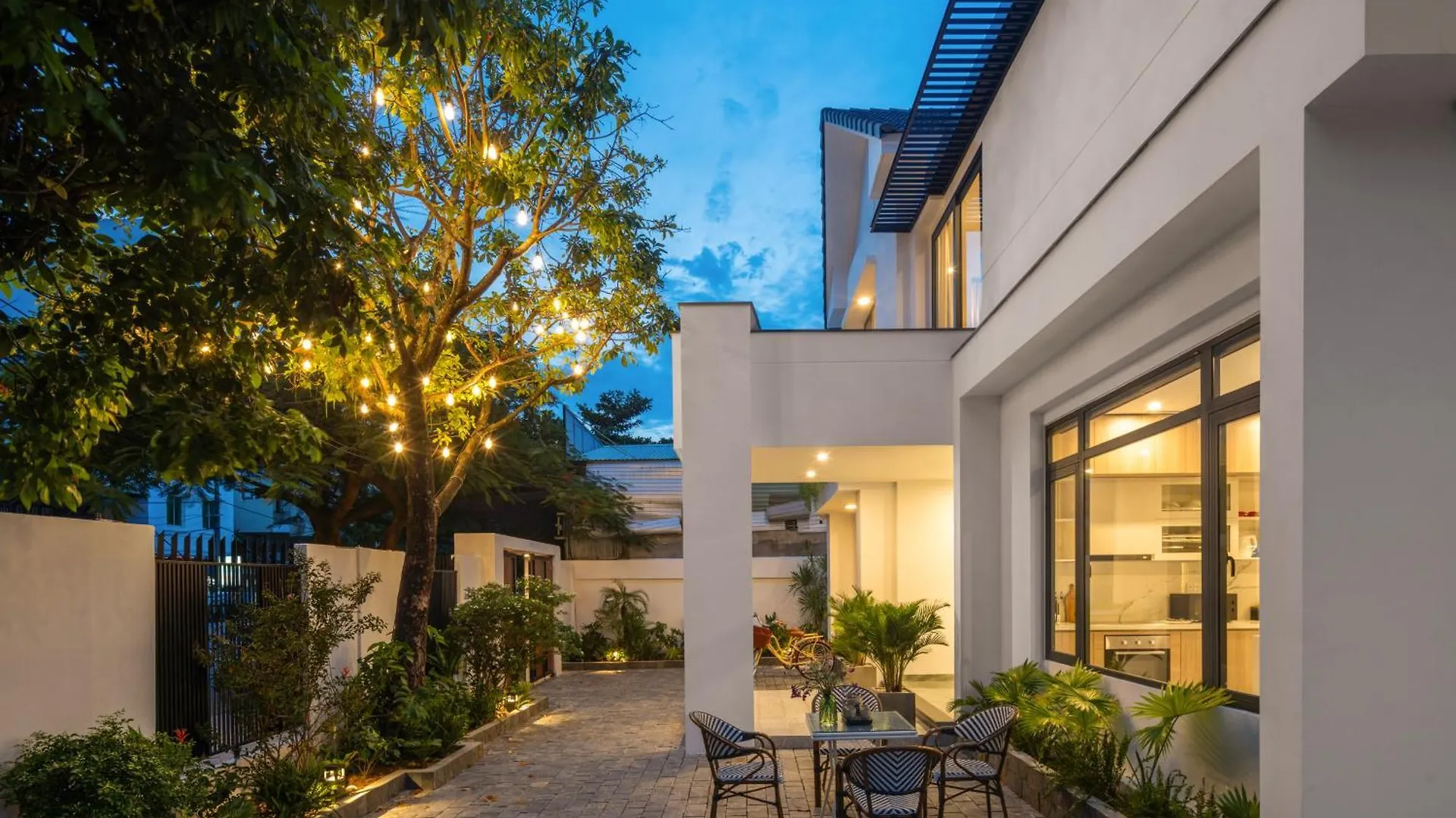 Sense Pool Villa - Luxurious 500M2 Pool Mansion Walk To My Khe Beach Da Nang Vietnam