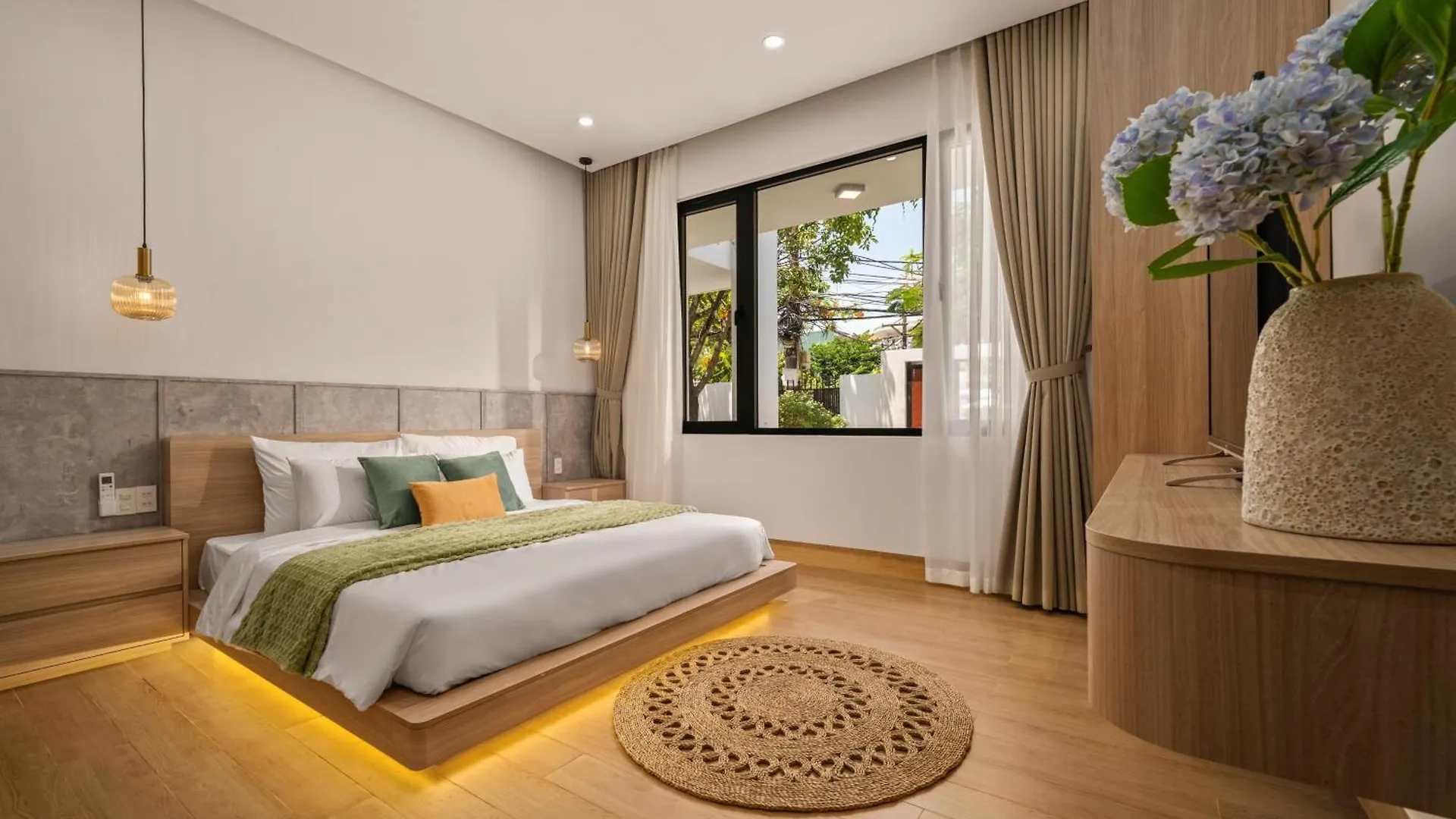 Sense Pool Villa - Luxurious 500M2 Pool Mansion Walk To My Khe Beach Da Nang