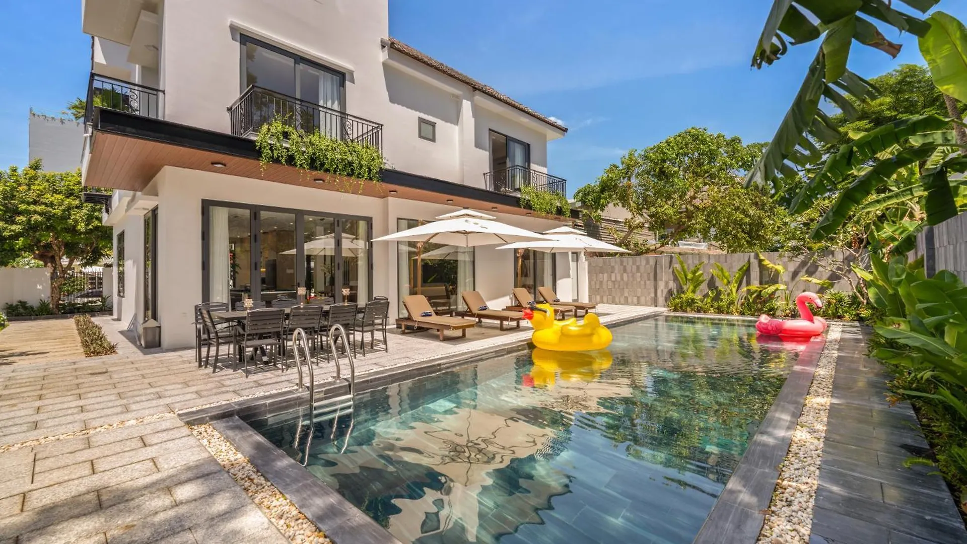 Sense Pool Villa - Luxurious 500M2 Pool Mansion Walk To My Khe Beach Da Nang 0*,  Vietnam