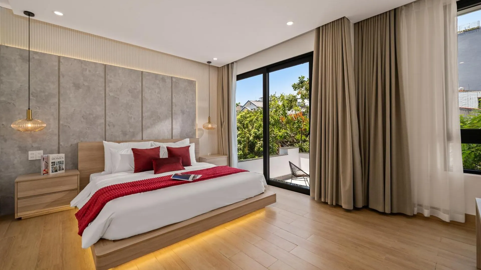 Sense Pool Villa - Luxurious 500M2 Pool Mansion Walk To My Khe Beach Da Nang